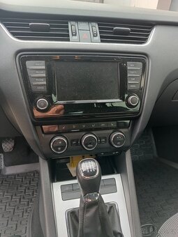 Škoda Octavia combi 3 2,0tdi - 13