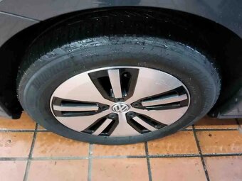 Volkswagen E-golf 100kw model 2021,baterie 36kwh,220km - 13