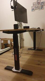 Elektrický polohovatelný herní stůl AndaSeat - 13