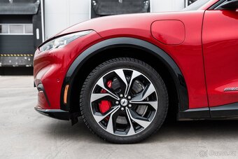 Ford Mustang Mach E AWD 98,7 KW Prodloužený dojezd - 13