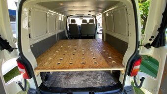VW Transporter T5, 2.5TDI, 96 kW, spací vestavba - 13