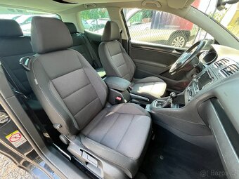 VW Golf 1.6 MPi Senzory, ALU, Výhřev Sedadel - 13
