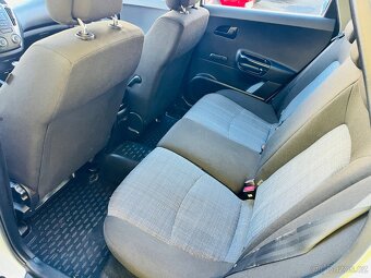 KIA CEED 1.6 i BENZÍN 6 RYCHLOSTÍ 97 800 Km - 13