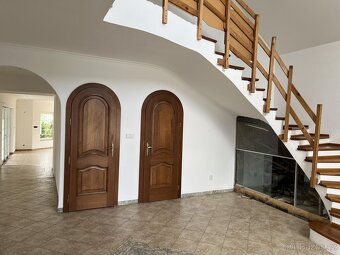 Prodej krásného rodinného domu se zahradou v Plotišti nad La - 13