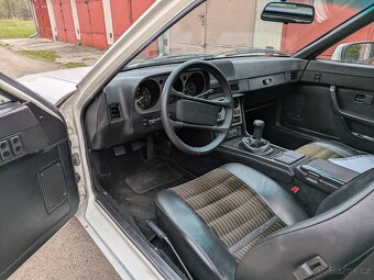 Porsche 944 - 13