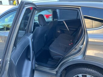 TOYOTA RAV4 2.0D D4D 105 KW,1.MAJ.MANUÁL,TAŽNÉ,NAVI,KAMERA - 13