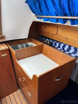 Kajutová plachetnice Friendship 27 - 13