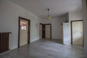 Výjimečný rodinný dům na prodej ve Vejprtech s pozemkem 1353 - 13