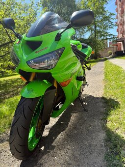 Kawasaki Ninja ZX6RR - 13