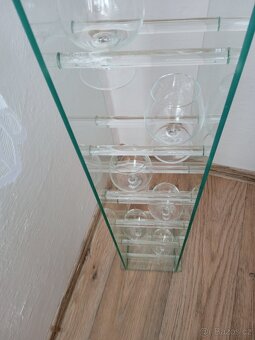 Skleněná vytrínka - 13