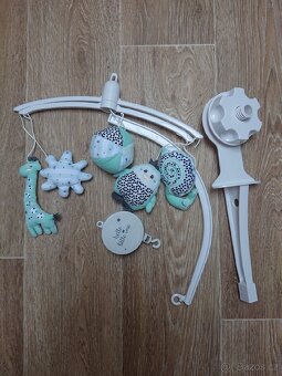 Sada pro miminko - mantinely, koš, deka, hnízdo, kolotoč - 13