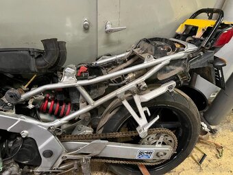 Honda CBR 600F prodám náhradní díly vcelku - 13
