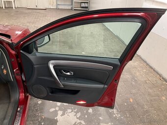 Renault Laguna III 2.0dCi 150PS 4Control - Panorama tažné - 13