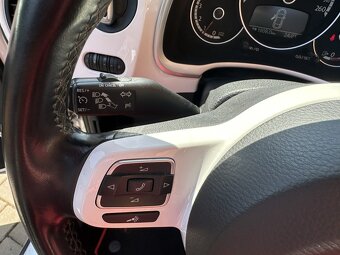VW Beetle 2.0 TDi Sport DSG - 13