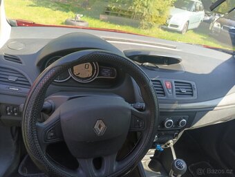 Renault Megane 1.6 i 80 kW grandtour benzín - 13