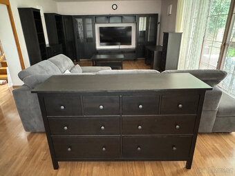 Prodám Hemnes Ikea černý masiv - 13