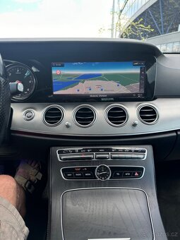 Mercedes W213 E Klasse, 220d, rok 2018, distronic+ - 13