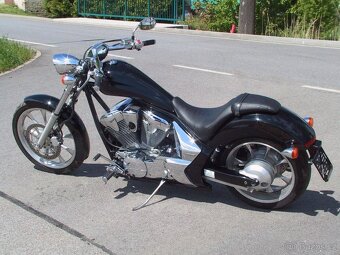 HONDA VT 1300 CX Fury - 13