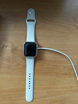 Chytré hodinky Apple Watch SE 2023 GPS 40mm pouzdro z hvězdn - 13
