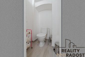 Prodej rodinného domu 4+1 v Hraběticích v okrese Znojmo - 13