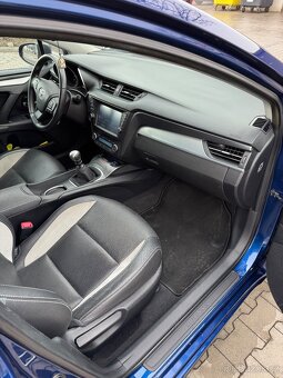 Avensis - 13