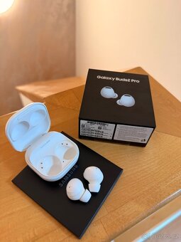 sluchátka Samsung Galaxy Buds2 Pro - Bílá (White) - 13