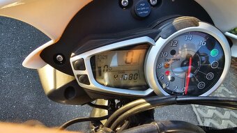 Triumph Street triple 675 R - 13