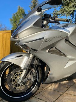 Honda VFR 800 VTEC - 13