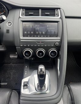 Jaguar E-Pace P250 AWD R-Dynamic S - 13
