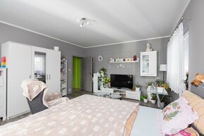 Vícegenerační rodinný bungalov 4kk + 2kk Pečky - 13