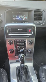 Volvo V60, 2.4 D6 158 kW HYBRID - 13