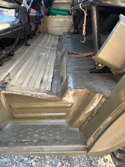 UAZ 469 BI - 13