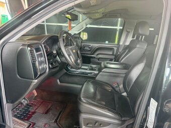 Chevrolet Silverado Z71 Black Widow - 13