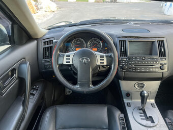 INFINITY FX35 3.5 206kW •Najeto 233tis/km - 13