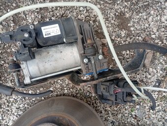 MERCEDES BENZ R V251, W251  VZDUCHOVÝ PODVOZEK PĚKNÝ - 13