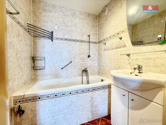 Prodej bytu 5+1, 92 m², Broumov, ul. U Větrolamu - 13