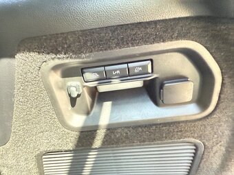 FORD EXPLORER 3.0 V6 457PS 7-míst Hybrid ST-LINE ČR 2022 - 13