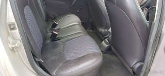 Mercedes Benz A160I - 13