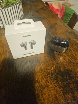 Sluchátka Samsung Galaxy Buds3 - 13