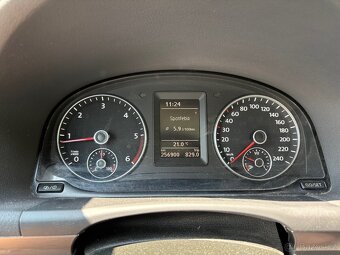 Volkswagen Touran 2.0TDI 103KW, r.v. 2013 - 13
