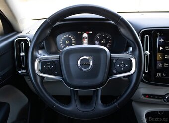 Volvo XC40 D4 Momentum (2018) - 13