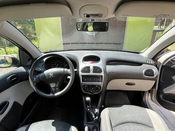 Peugeot 206 1.4, repas hlavy, nový výfuk, TK 8/26, tažné - 13