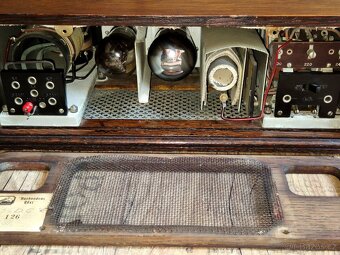 Starožitné rádio His Master's Voice,  model 246 D.C., 1931 - 13