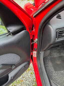 Peugeot 106 1,1 -44kw - 13