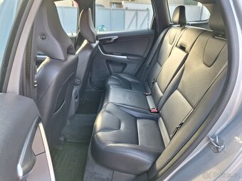 Volvo XC60 2.4d D4 133KW Koupeno nové v ČR, Summum - 13