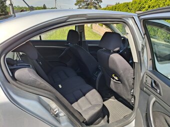 Škoda Octavia II 1.6 MPi - 13