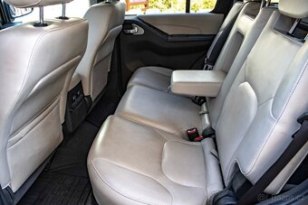 Nissan Pathfinder 3.0 dCi V6 LE - 13