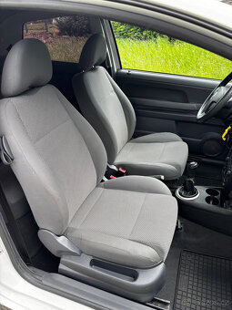 Volkswagen Fox 1.2i 40kW, RV 2010, Servo, Nová STK - 13