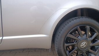 Toyota Yaris 1.3 - 13