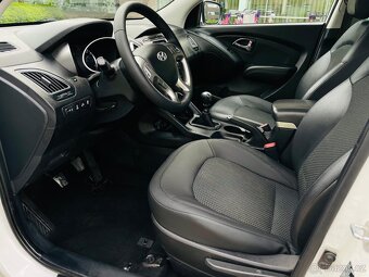 Hyundai ix35 2.0CRDi 4x4 MANUÁL VÝHŘEV TAŽNÉ SERVISKA - 13